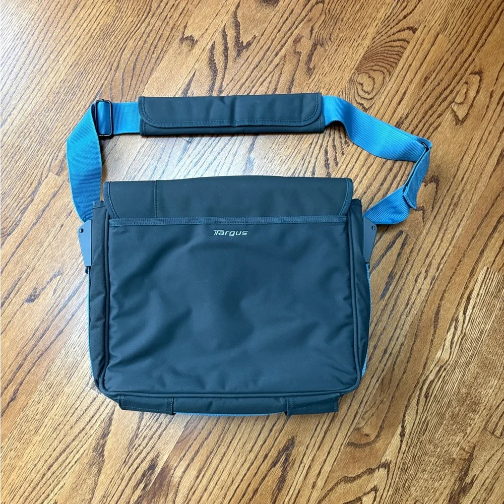 Targus Black and Dark Grey Laptop Bag-NWOT